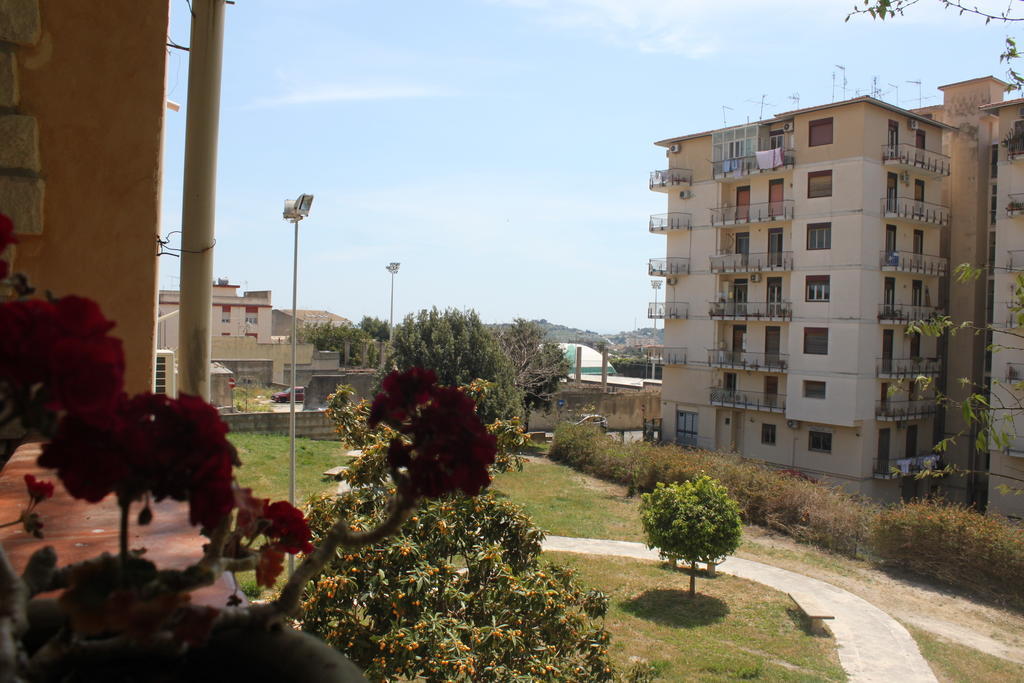 Il Giardino Di Pietra Bed and Breakfast Noto Rum bild