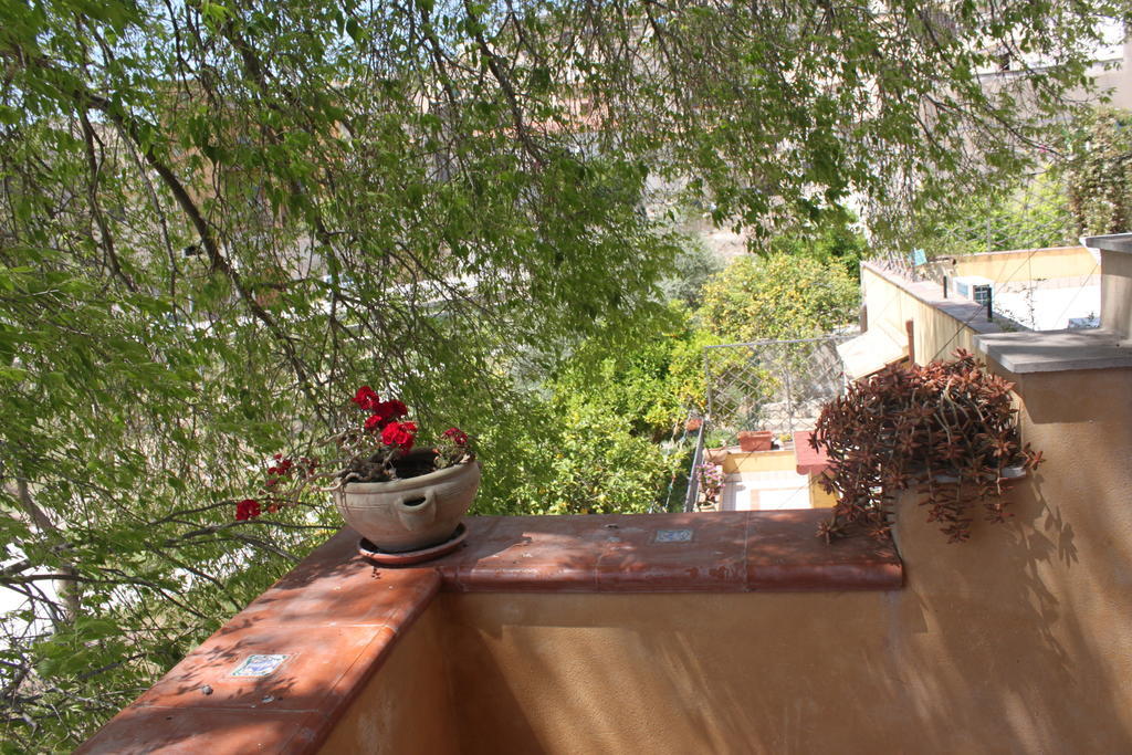 Il Giardino Di Pietra Bed and Breakfast Noto Rum bild